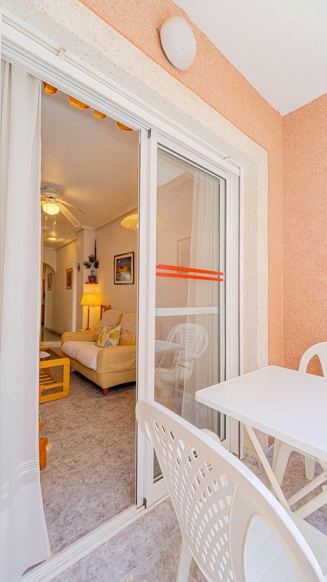 2 slaapkamer Appartement te koop in Torrevieja met garage - € 139.999 (Ref: 9979814)