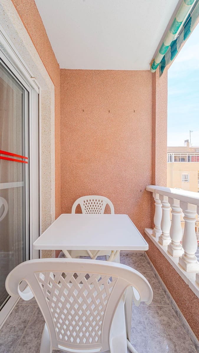 2 slaapkamer Appartement te koop in Torrevieja met garage - € 139.999 (Ref: 9979814)
