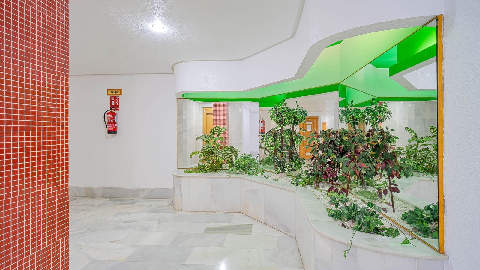 2 slaapkamer Appartement te koop in Torrevieja met garage - € 139.999 (Ref: 9979814)