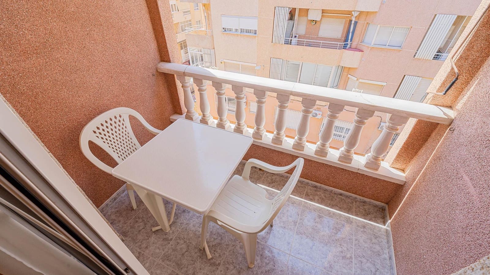 2 slaapkamer Appartement te koop in Torrevieja met garage - € 139.999 (Ref: 9979814)