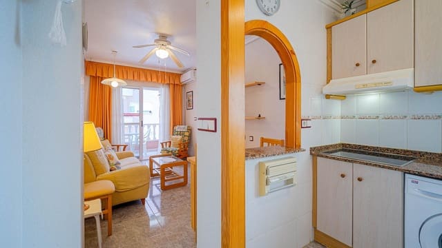 2 soverom Leilighet til salgs i Centro, Torrevieja - € 129 999 (Ref: 9979815)