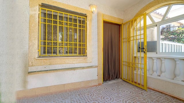 2 soveværelse Rækkehus til salg i El Limonar, Torrevieja med swimmingpool - € 149.900 (Ref: 9986962)