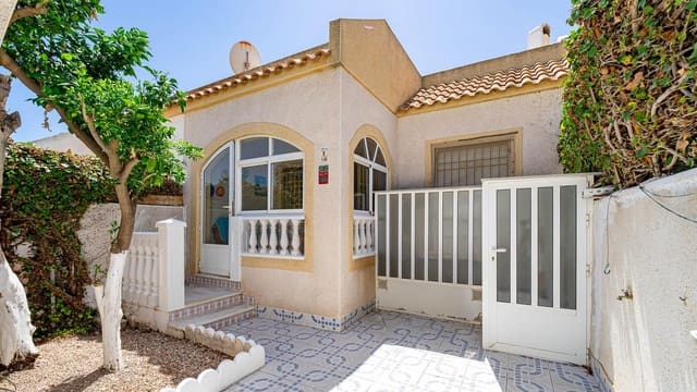 2 soveværelse Rækkehus til salg i El Limonar, Torrevieja med swimmingpool - € 149.900 (Ref: 9986962)