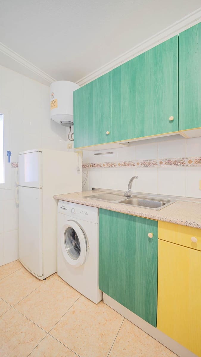 3 soveværelse Lejlighed til salg i Torrevieja med swimmingpool - € 134.999 (Ref: 9986963)