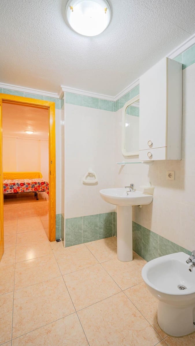 3 soveværelse Lejlighed til salg i Torrevieja med swimmingpool - € 134.999 (Ref: 9986963)