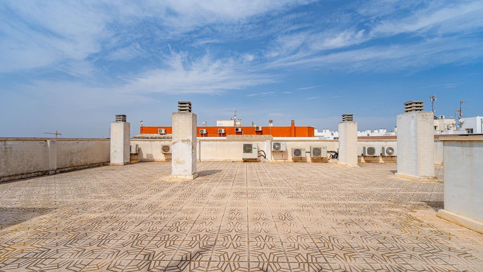 3 slaapkamer Appartement te koop in Torrevieja met garage - € 209.999 (Ref: 9998904)