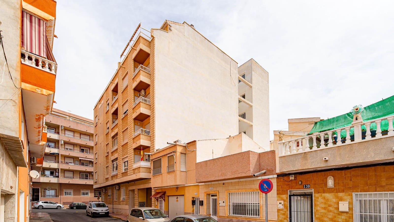 3 slaapkamer Appartement te koop in Torrevieja met garage - € 209.999 (Ref: 9998904)