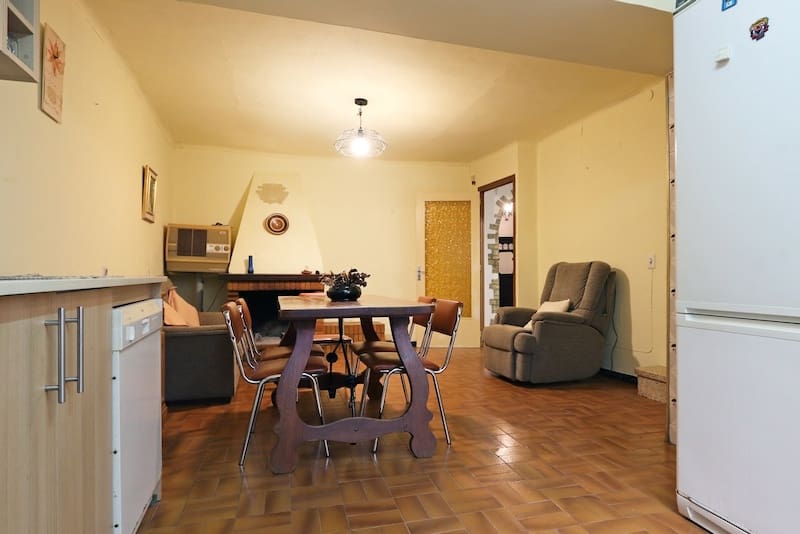 5 soveværelse Finca/Landehus til salg i Isona i Conca Della - € 120.000 (Ref: 8473135)