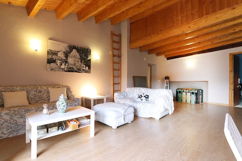 5 soveværelse Finca/Landehus til salg i Isona i Conca Della - € 120.000 (Ref: 8473135)