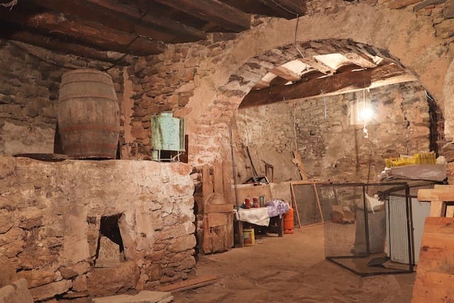 5 bedroom Finca/Country House for sale in Isona i Conca Dellà - € 120,000 (Ref: 8473135)