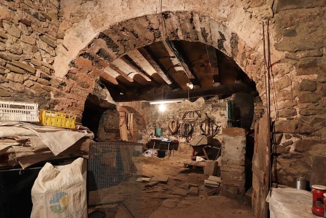 5 bedroom Finca/Country House for sale in Isona i Conca Dellà - € 120,000 (Ref: 8473135)