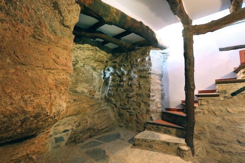 9 soveværelse Finca/Landehus til salg i Sort - € 340.000 (Ref: 8917375)