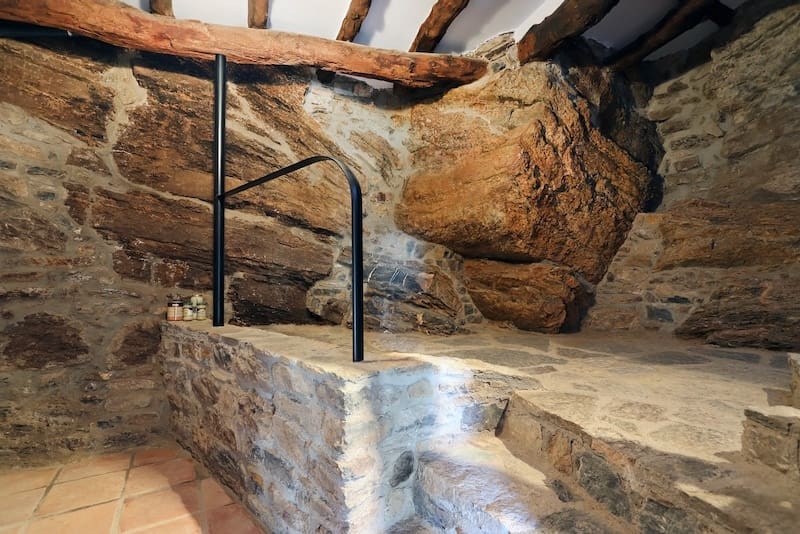 9 soveværelse Finca/Landehus til salg i Sort - € 340.000 (Ref: 8917375)