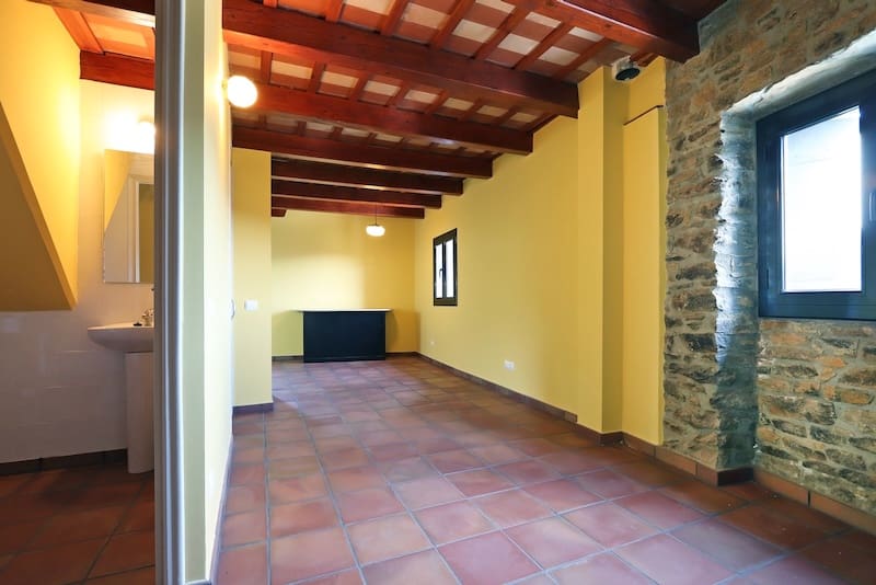 9 soveværelse Finca/Landehus til salg i Sort - € 340.000 (Ref: 8917375)