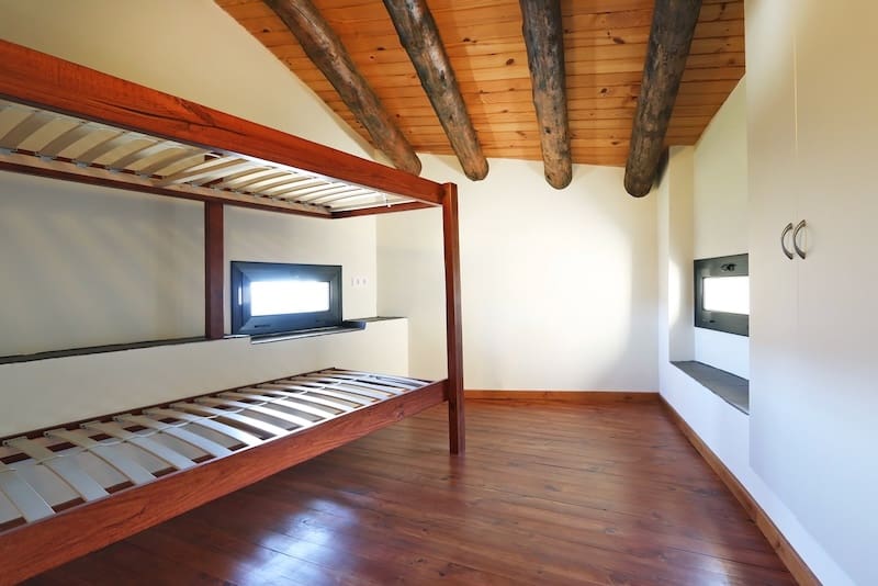 9 soveværelse Finca/Landehus til salg i Sort - € 340.000 (Ref: 8917375)