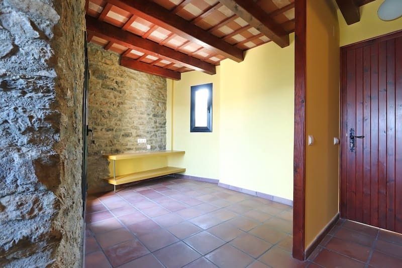 9 soveværelse Finca/Landehus til salg i Sort - € 340.000 (Ref: 8917375)