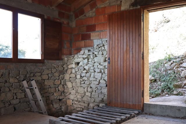 3 bedroom Finca/Country House for sale in Tremp - € 115,000 (Ref: 8949206)