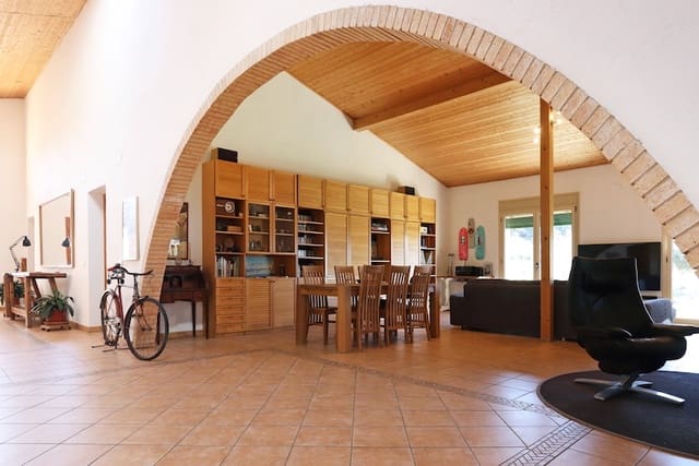 3 bedroom Finca/Country House for sale in Benabarre with garage - € 360,000 (Ref: 8969509)