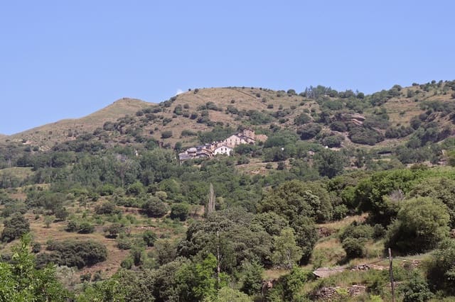 Finca/Hus på landet till salu i Sort - 42 000 € (Ref: 9108100)