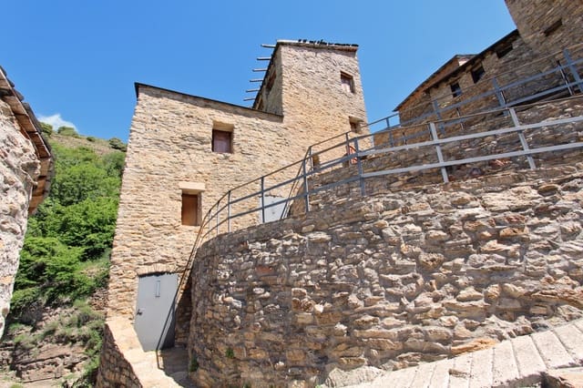 Finca/Hus på landet till salu i Sort - 42 000 € (Ref: 9108100)