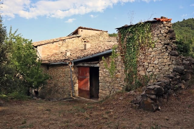 3 bedroom Finca/Country House for sale in Castell de Mur with garage - € 70,000 (Ref: 9150861)