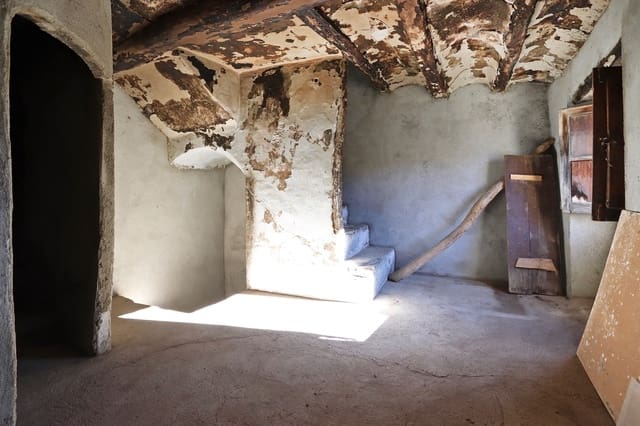 Maalaistalo myytävänä paikassa Sopeira - 27 000 € (Ref: 9495473)