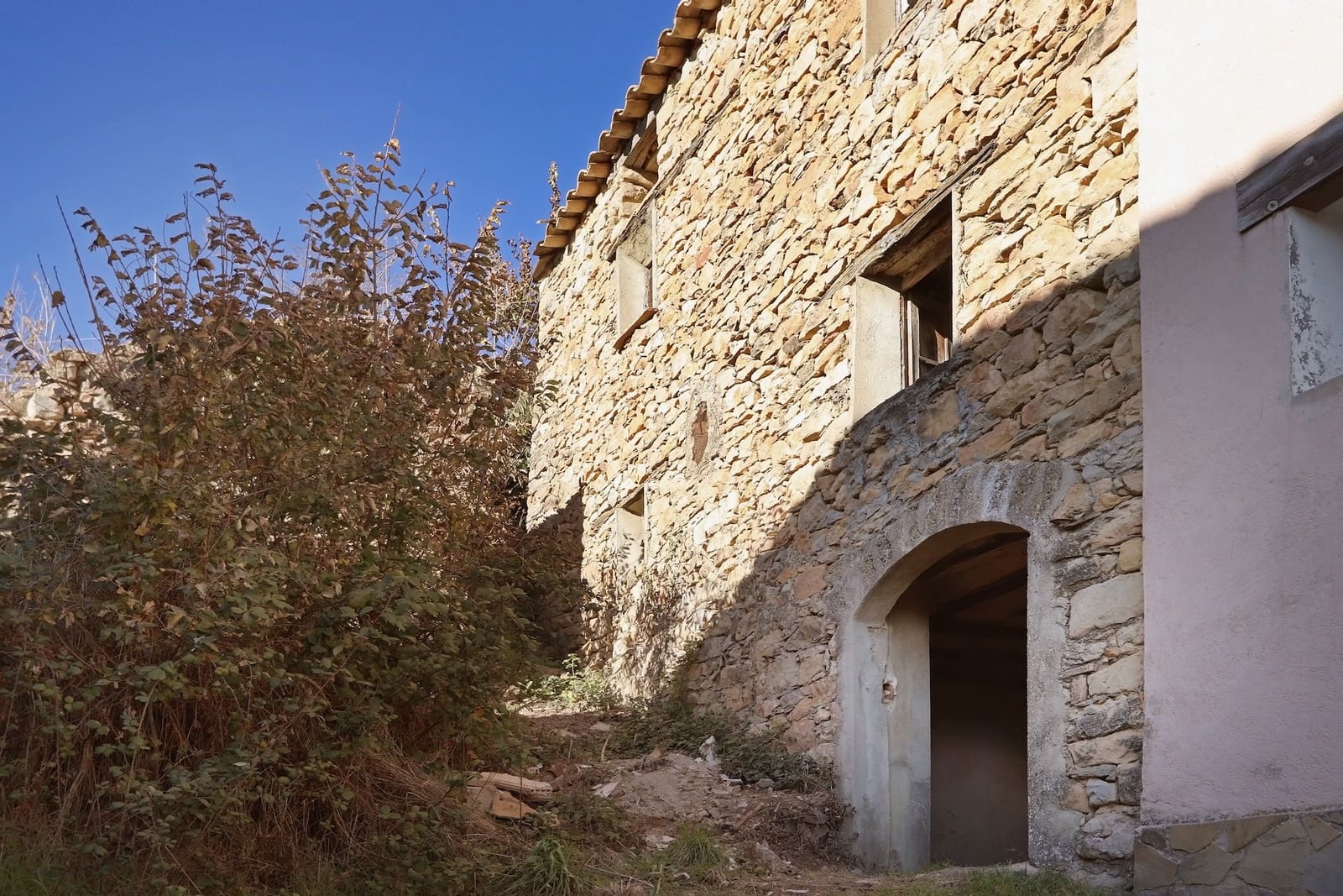 Maalaistalo myytävänä paikassa Sopeira - 27 000 € (Ref: 9495473)