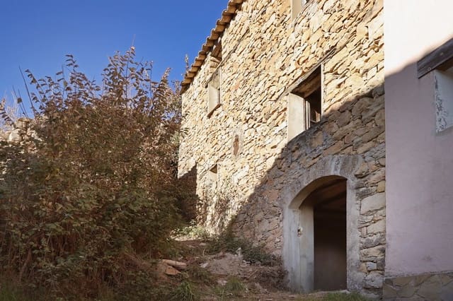 Maalaistalo myytävänä paikassa Sopeira - 27 000 € (Ref: 9495473)