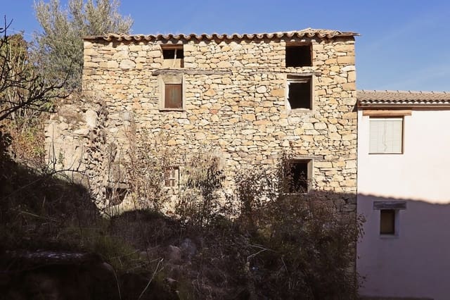 Maalaistalo myytävänä paikassa Sopeira - 27 000 € (Ref: 9495473)