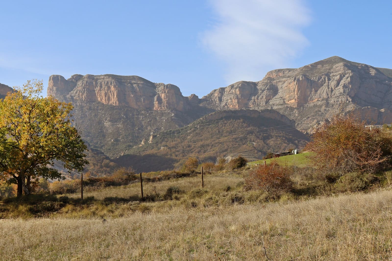 4 bedroom Finca/Country House for sale in Aren with garage - € 269,000 (Ref: 9877199)