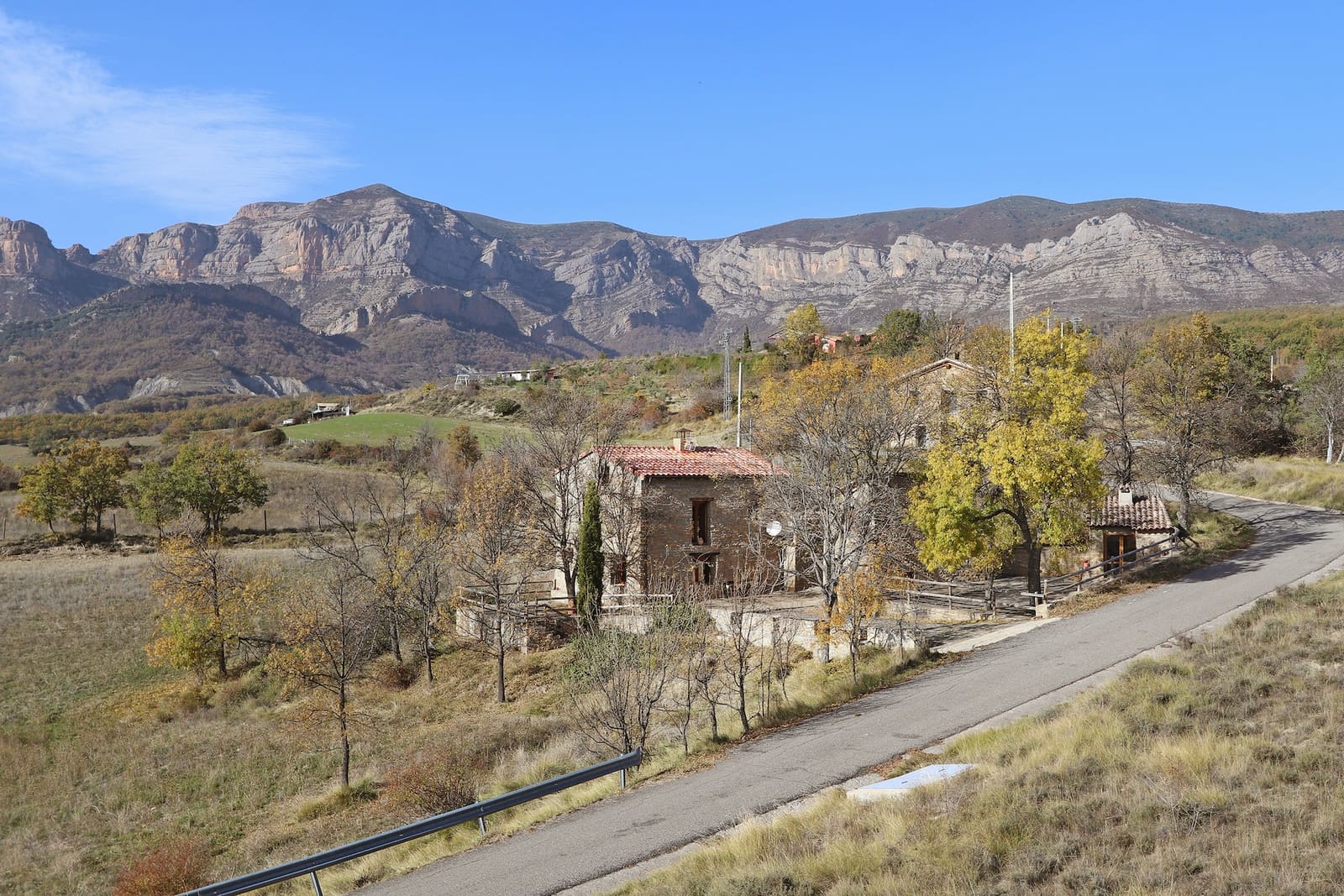 4 bedroom Finca/Country House for sale in Aren with garage - € 269,000 (Ref: 9877199)