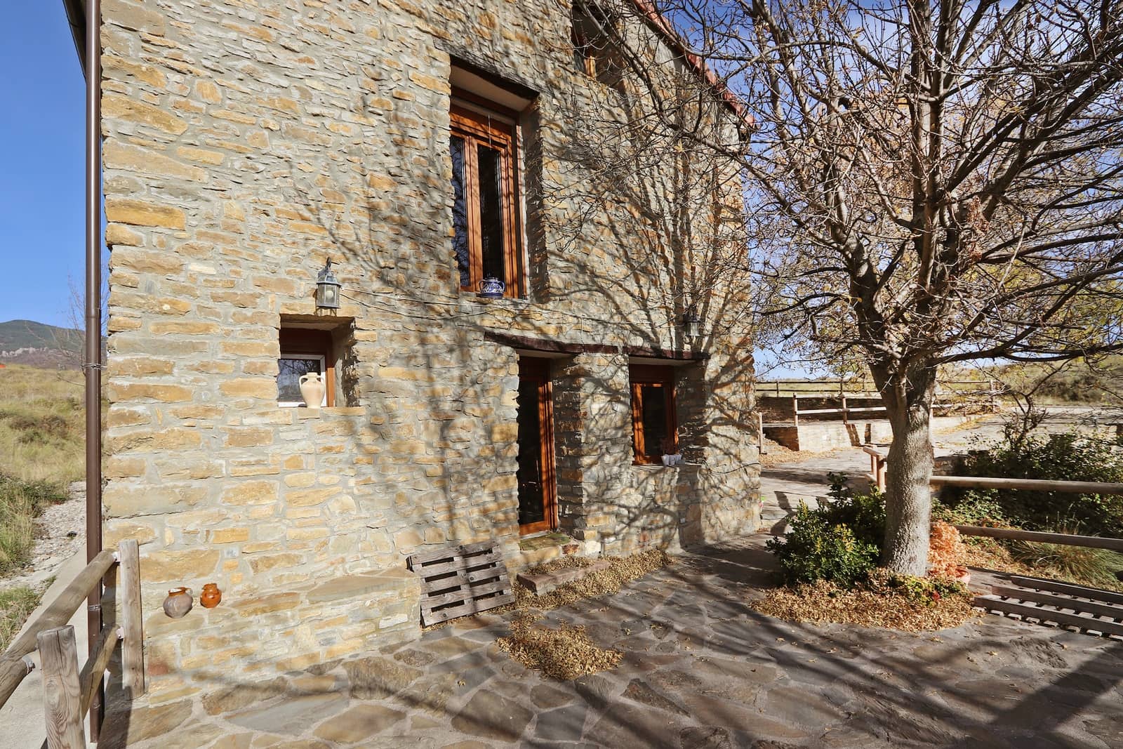 4 bedroom Finca/Country House for sale in Aren with garage - € 269,000 (Ref: 9877199)