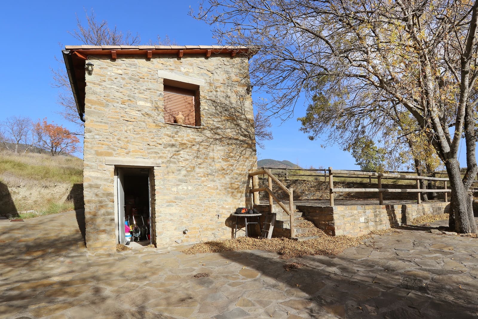 4 bedroom Finca/Country House for sale in Aren with garage - € 269,000 (Ref: 9877199)