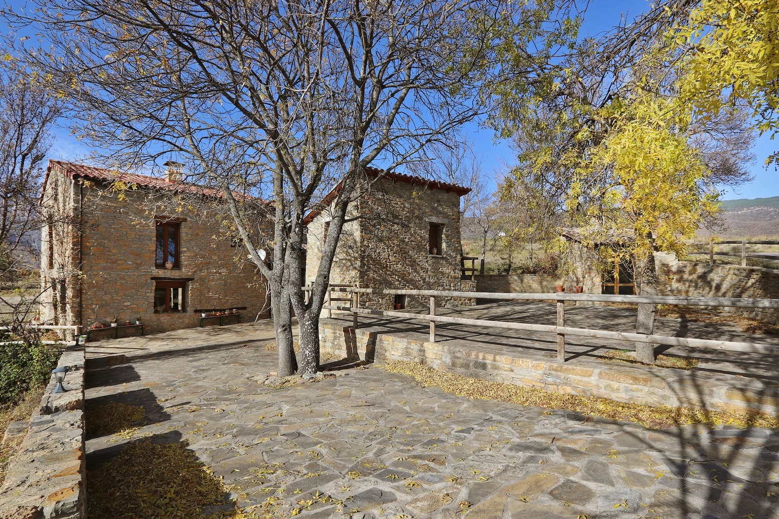 4 bedroom Finca/Country House for sale in Aren with garage - € 269,000 (Ref: 9877199)