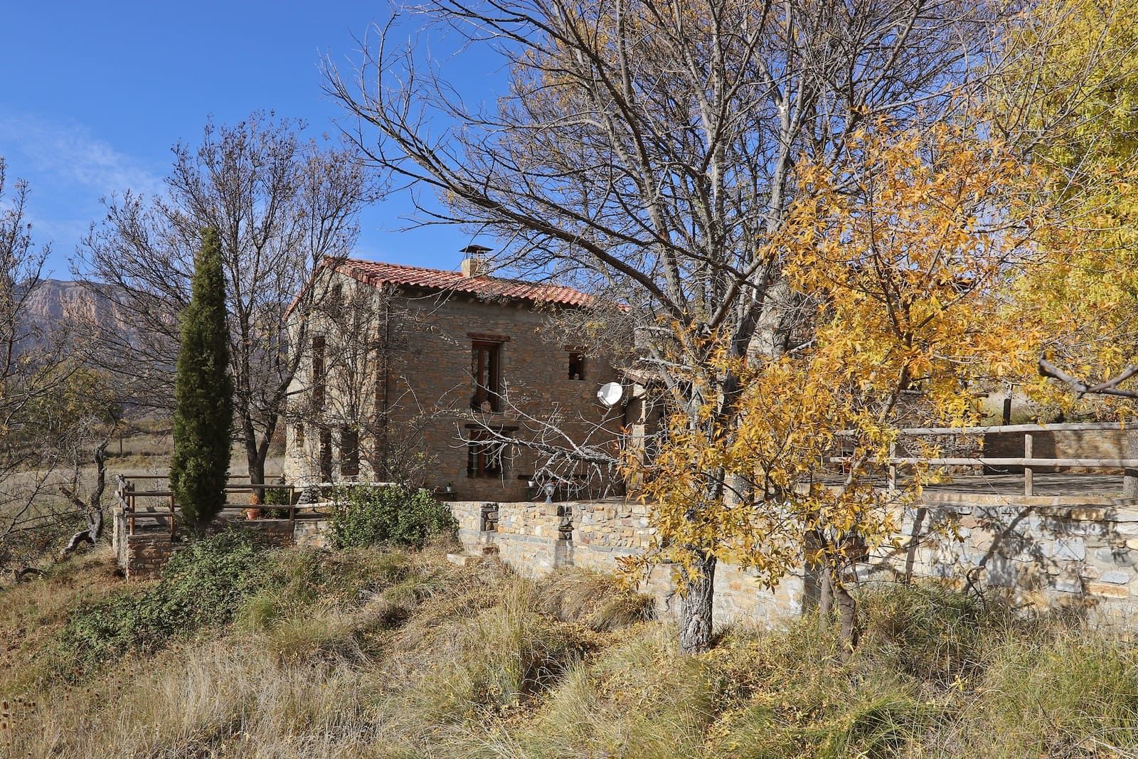4 bedroom Finca/Country House for sale in Aren with garage - € 269,000 (Ref: 9877199)