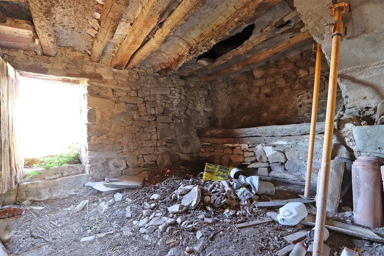 Finca/Hus på landet till salu i Tremp - 55 000 € (Ref: 9997691)