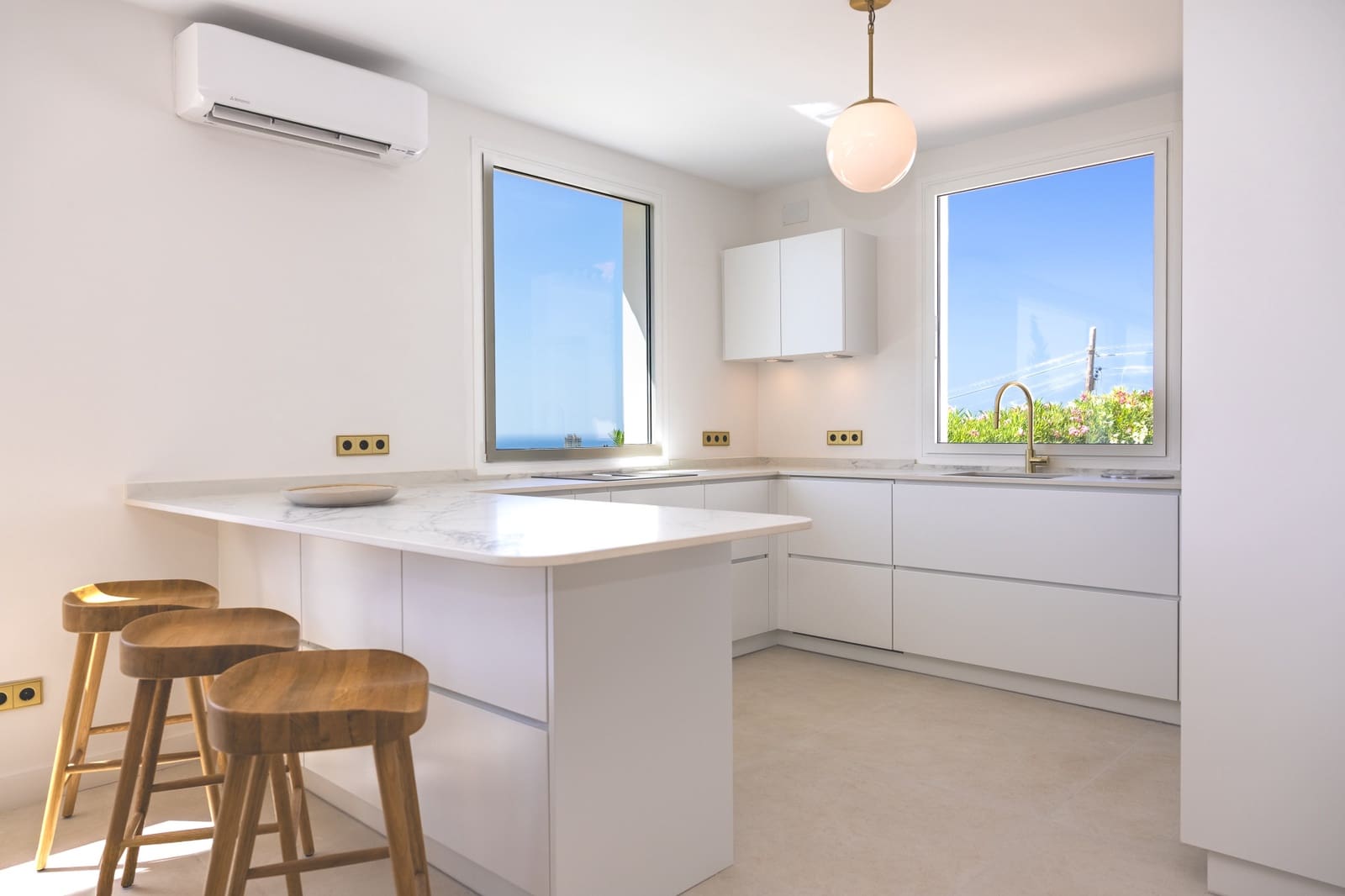 4 sypialnia Willa na sprzedaż w Marbella z basenem garażem - 2 480 000 € (Ref: 10000005)