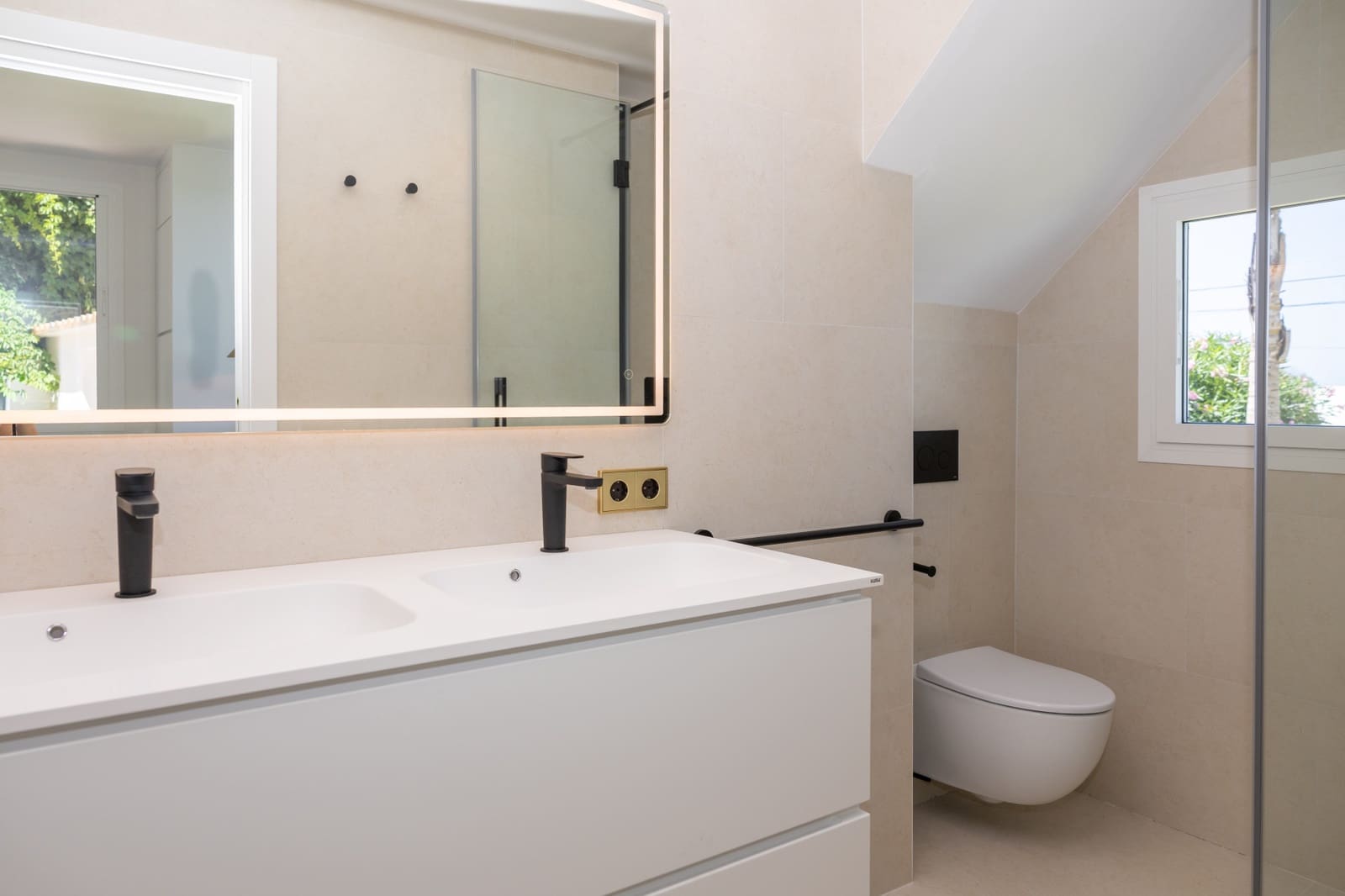 4 sypialnia Willa na sprzedaż w Marbella z basenem garażem - 2 480 000 € (Ref: 10000005)
