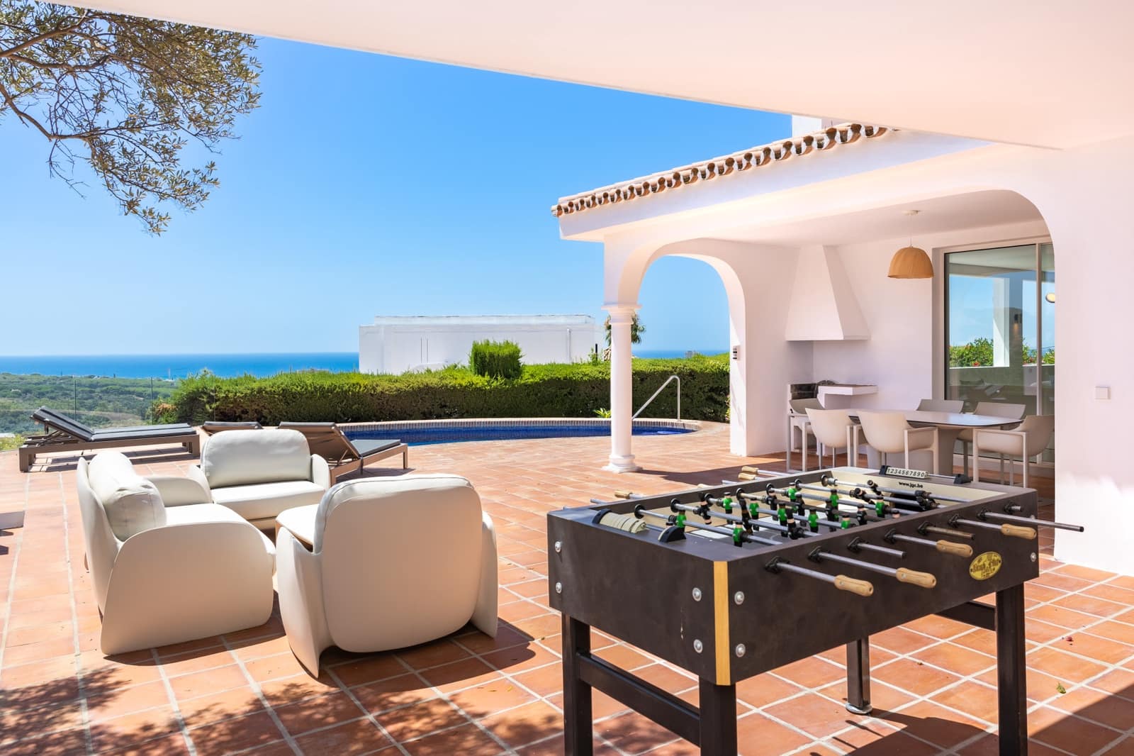 4 sypialnia Willa na sprzedaż w Marbella z basenem garażem - 2 480 000 € (Ref: 10000005)