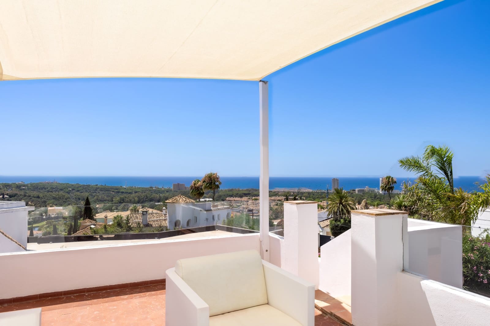 4 sypialnia Willa na sprzedaż w Marbella z basenem garażem - 2 480 000 € (Ref: 10000005)