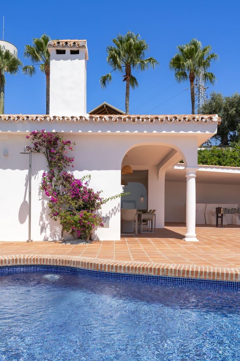 4 sypialnia Willa na sprzedaż w Marbella z basenem garażem - 2 480 000 € (Ref: 10000005)