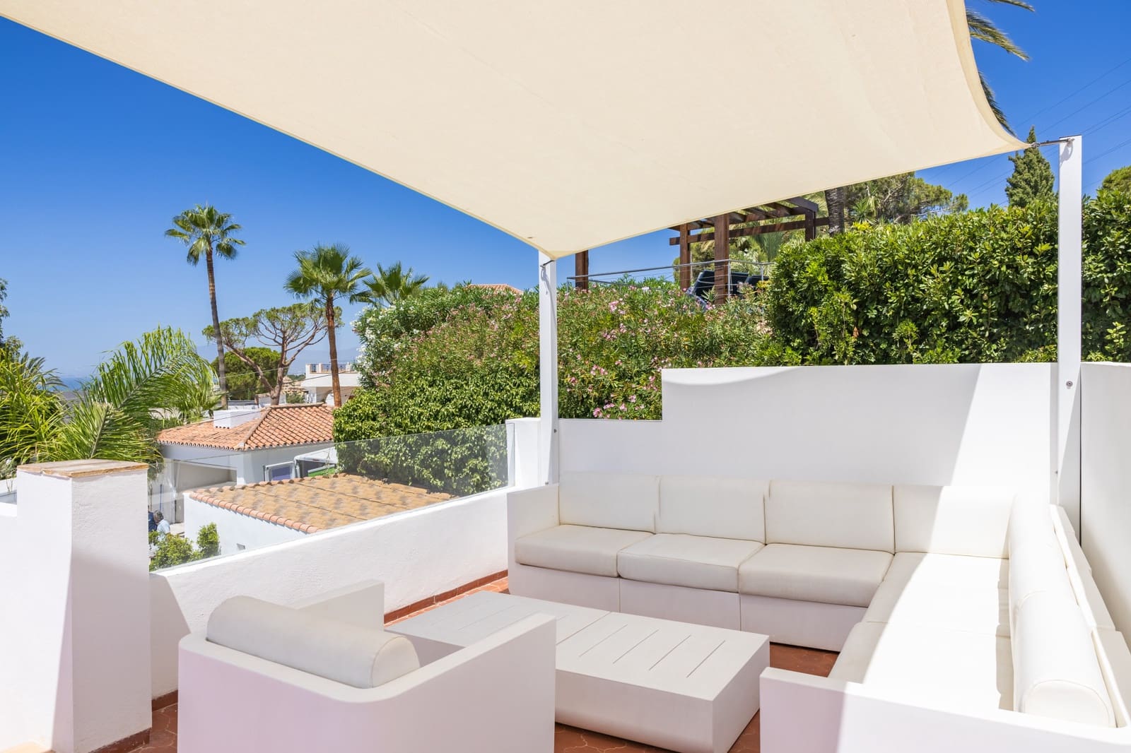 4 sypialnia Willa na sprzedaż w Marbella z basenem garażem - 2 480 000 € (Ref: 10000005)