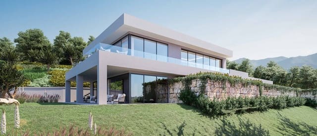 5 bedroom Villa for sale in Benahavís with pool garage - € 2,750,000 (Ref: 10000010)