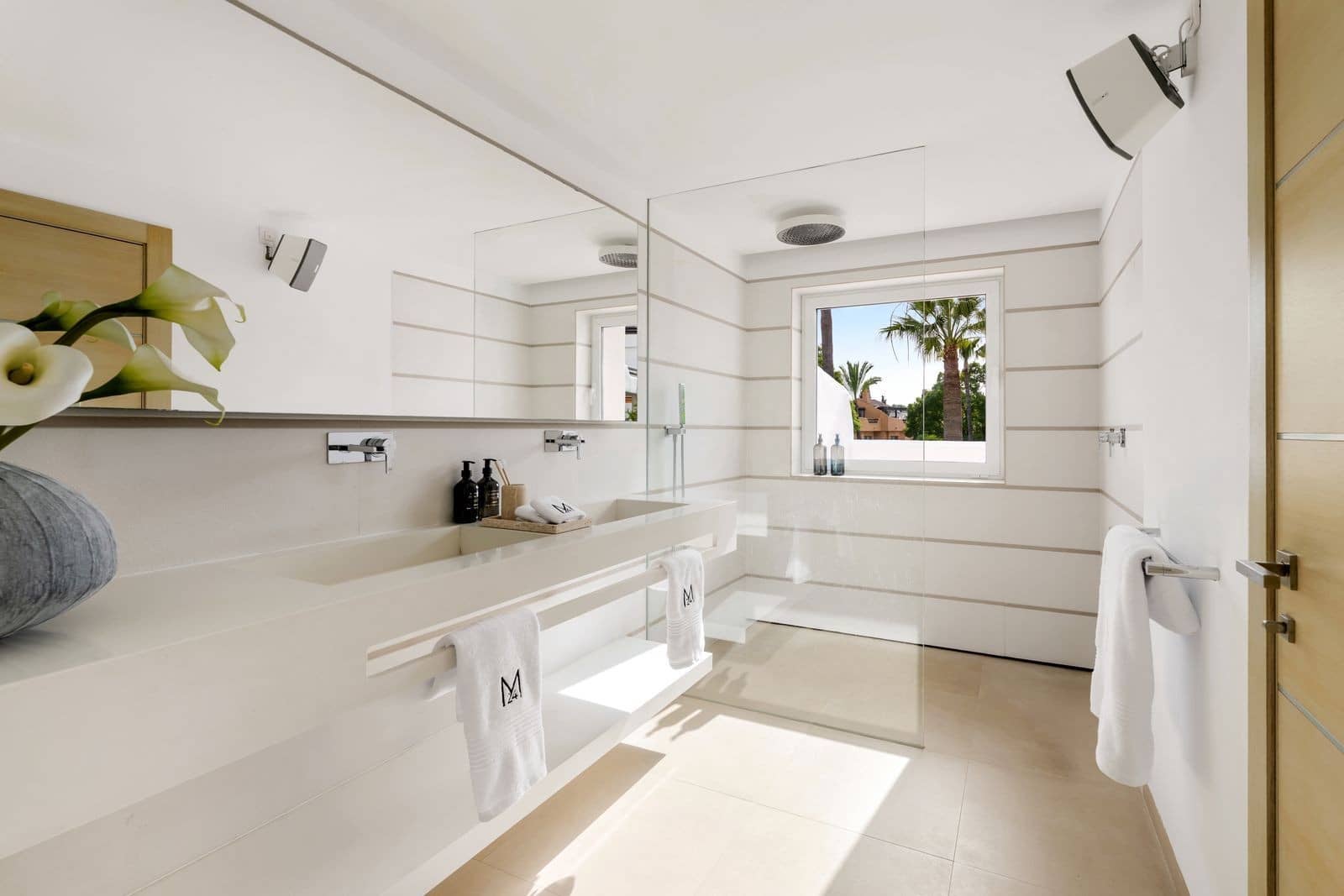 3 soverom Kjedet enebolig til salgs i Marbella med svømmebasseng garasje - € 1 395 000 (Ref: 10000011)