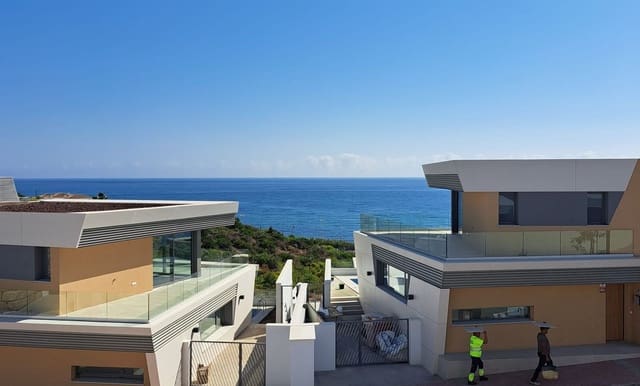 Casa de 3 habitaciones en El Chaparral, Mijas en venta con piscina garaje - 880.000 € (Ref: 10000012)