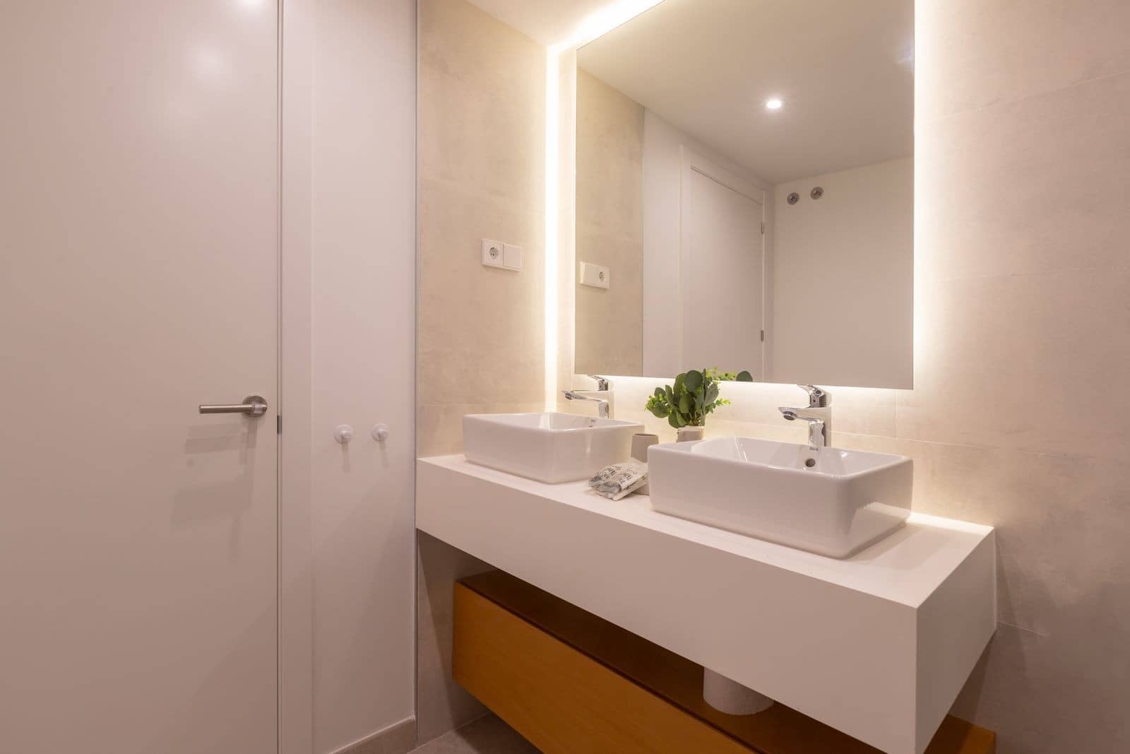 Casa de 3 habitaciones en El Chaparral en venta con piscina garaje - 880.000 € (Ref: 10000012)