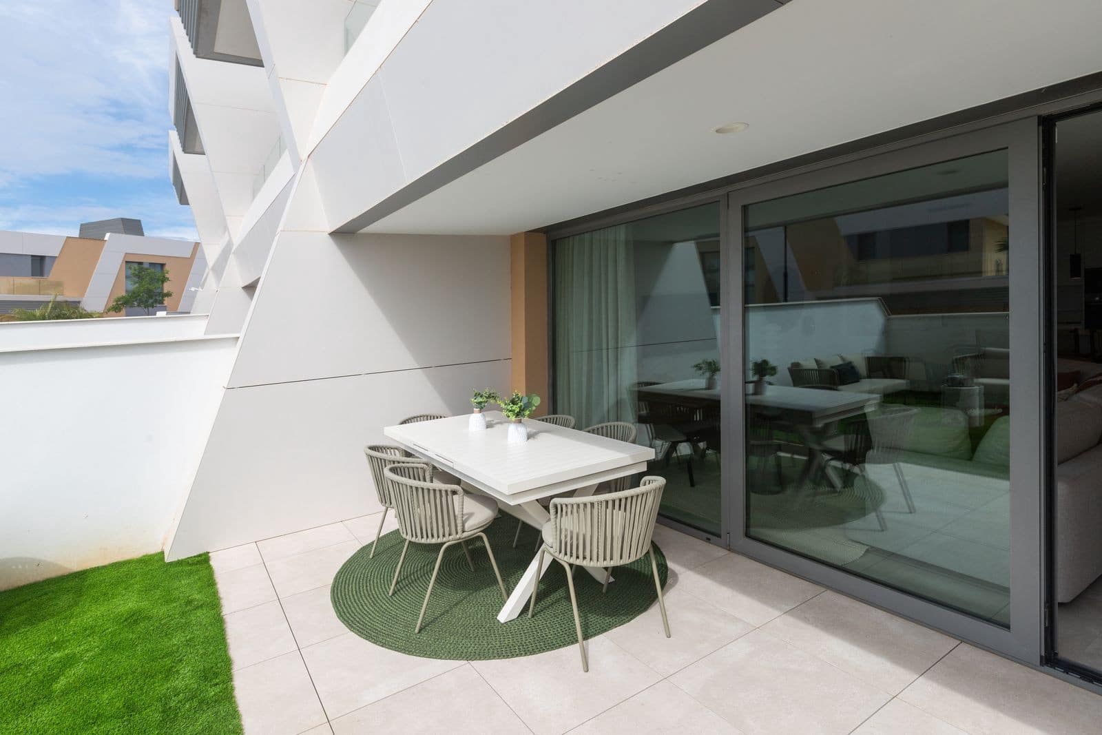 Casa de 3 habitaciones en El Chaparral en venta con piscina garaje - 880.000 € (Ref: 10000012)