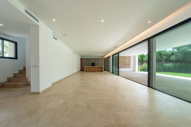6 soveværelse Villa til salg i Sotogrande Costa, San Roque med swimmingpool garage - € 2.600.000 (Ref: 10000015)