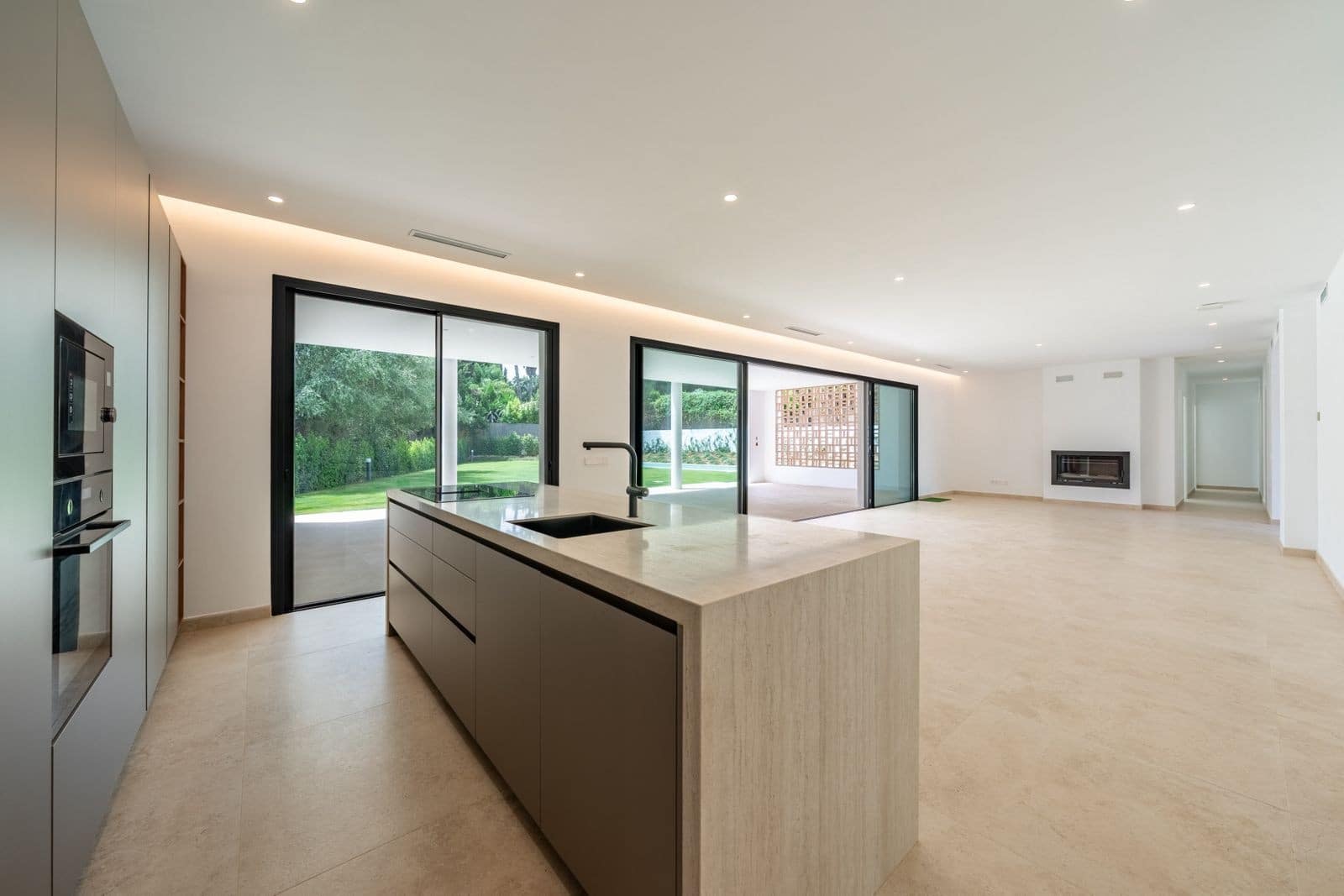 6 soveværelse Villa til salg i Sotogrande med swimmingpool garage - € 2.600.000 (Ref: 10000015)