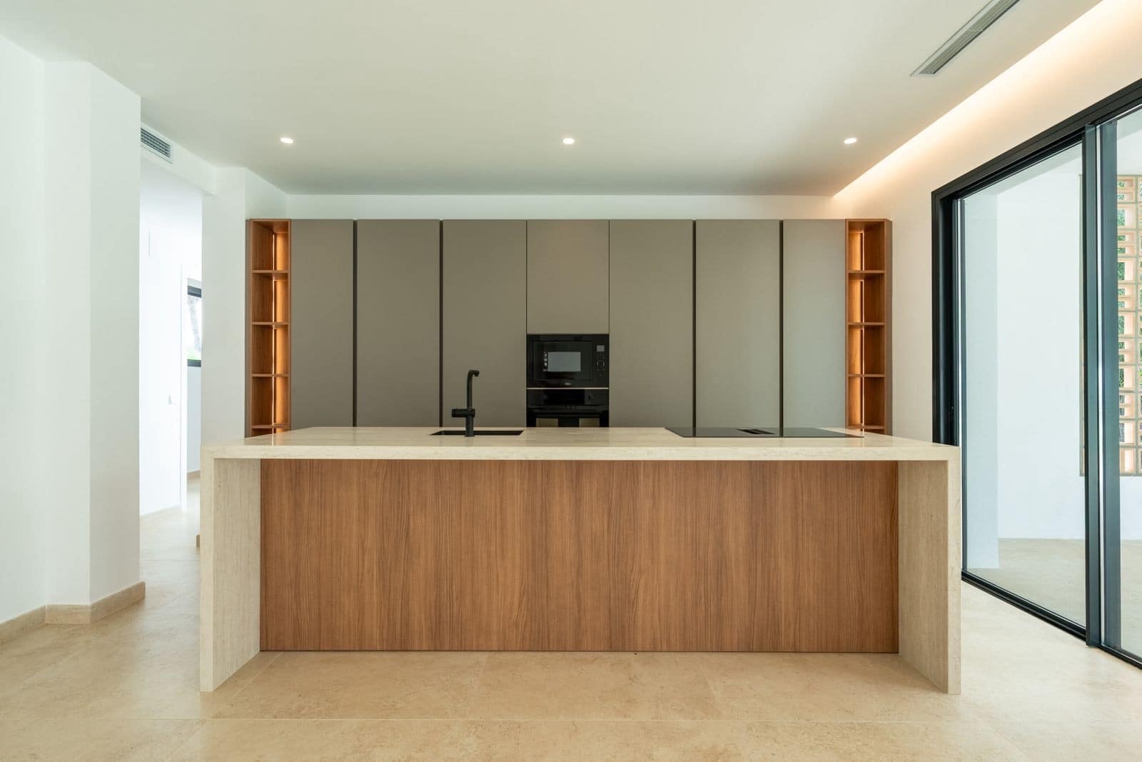 6 soveværelse Villa til salg i Sotogrande med swimmingpool garage - € 2.600.000 (Ref: 10000015)